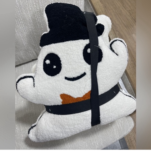 👻Viral TikTok Ghost Couple HALLOWEEN Sherpa Pillow Set Boy and Girl NWOT👻 - Picture 2 of 5
